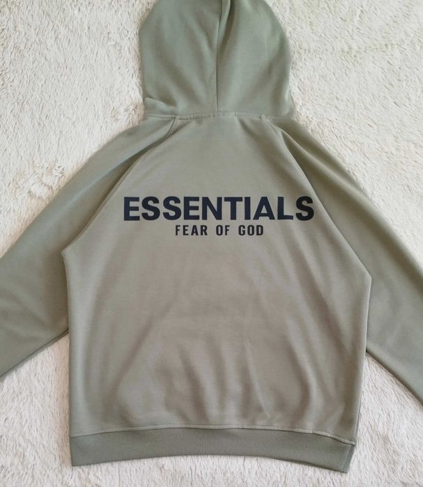 Худи Essentials.