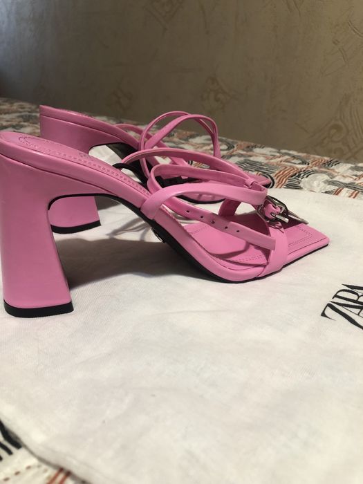 Босоніжки Zara ( нові )