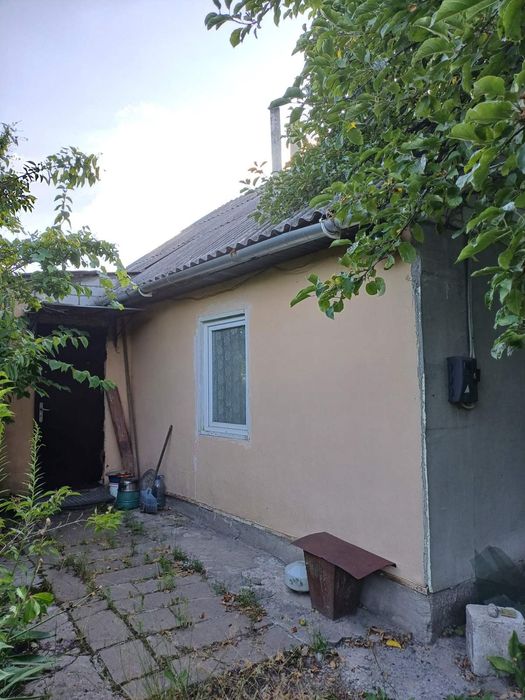 Терміново продам ділянку з будинком