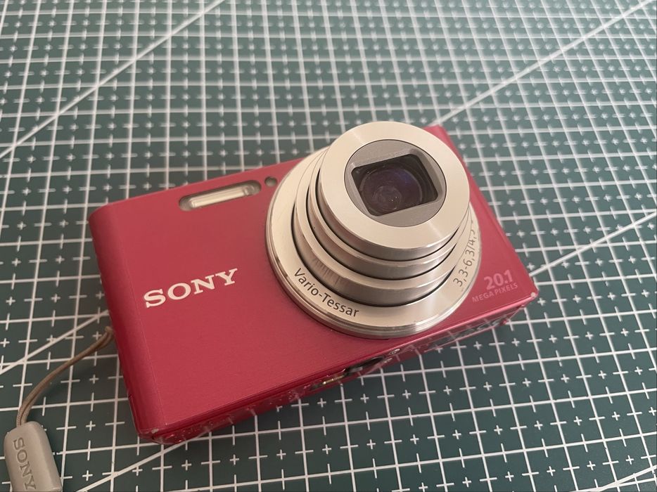 Sony CyberShot W830 Rosa 20.1MP Zeiss