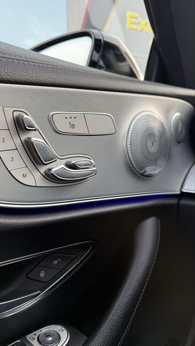 Mercedes-Benz E 220 Coupé AMG - Pack Night