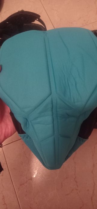 Capacete de ciclismo e calções almofadados