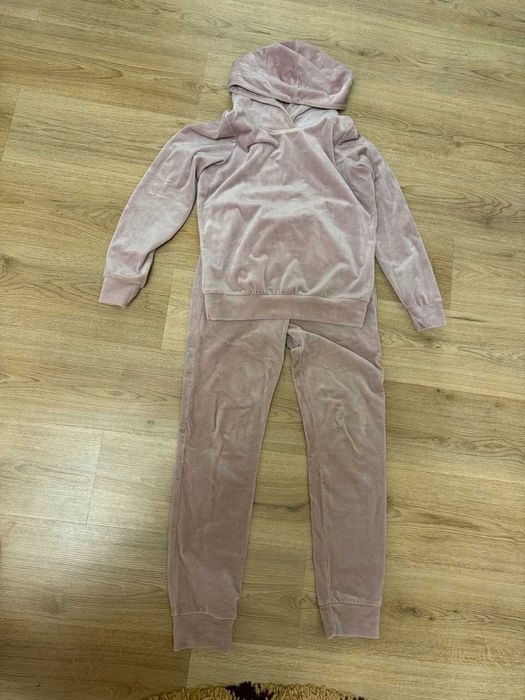 Якісні  костюми жіночі   42-44 р  бавовна і велюр !