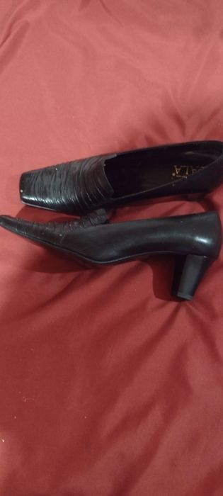 Туфлі нові жіночі кожані.