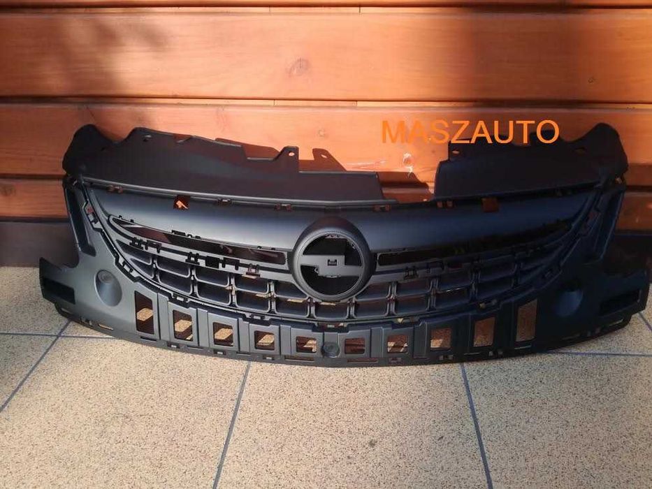 OPEL CORSA D LIFT 2011 - grill - atrpa