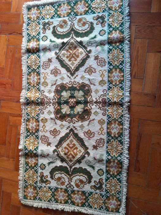 Tapetes de Arraiolos novos