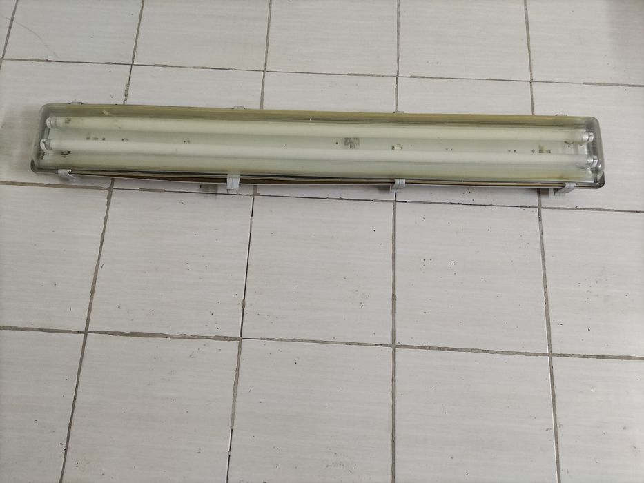 Calhas fluorescentes