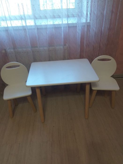 Стіл і 2 стільці дитячі