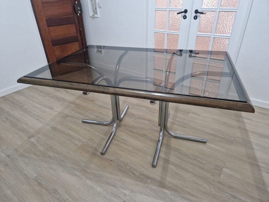 Mesa de Jantar com tampo de vidro