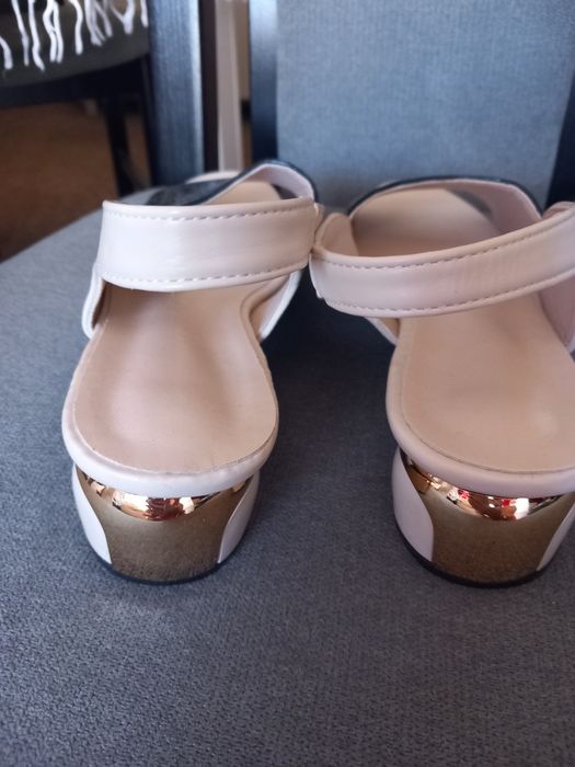 Eleganckie nowe buciki rozm 41 dł wkładki 26