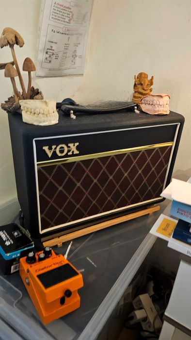 Amplificador VOX PATHFINDER 10 como NOVO c/ Caixa64552858582401120