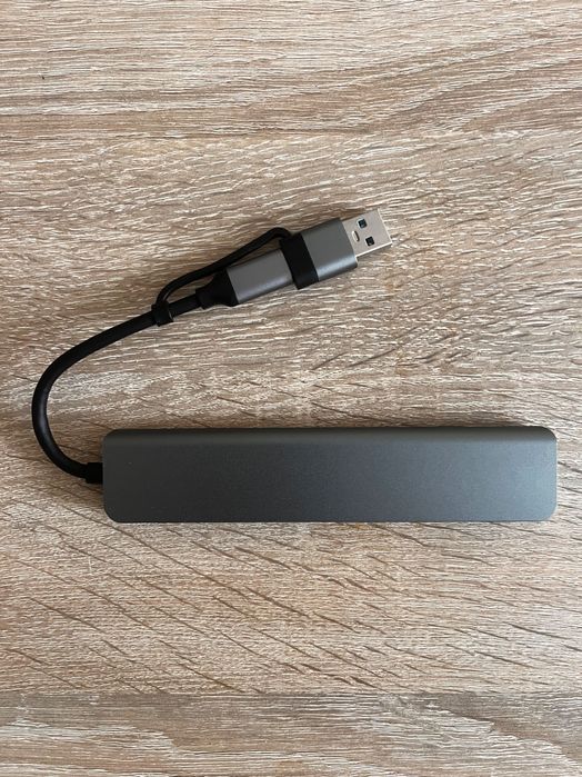 USB-хаб 8-в-1 з USB 3.0, Type-C, SD/TF та 3.5мм аудіо
