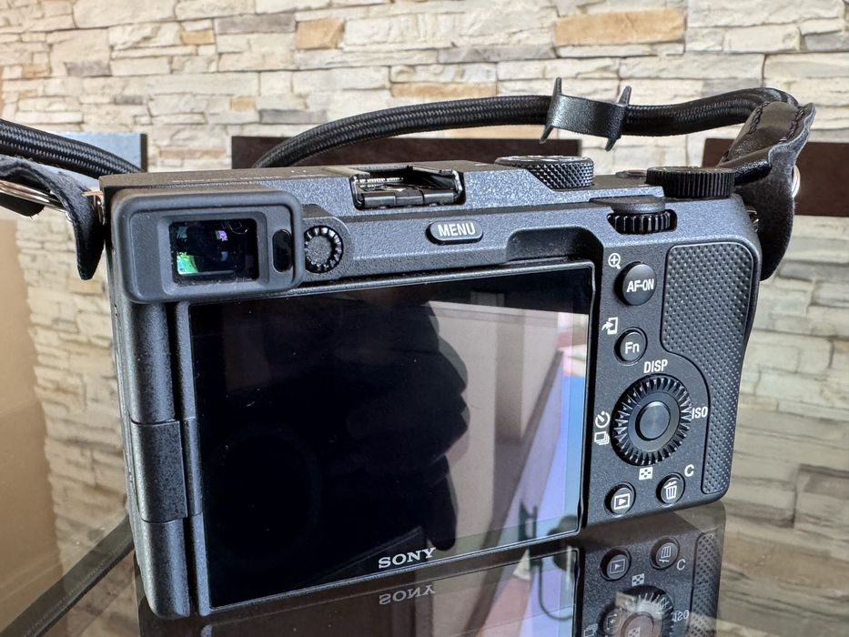 Sony a7c + 28-60mm como nova sem marcas de uso.