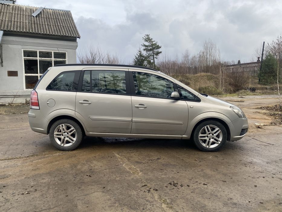 Продам opel zefira B