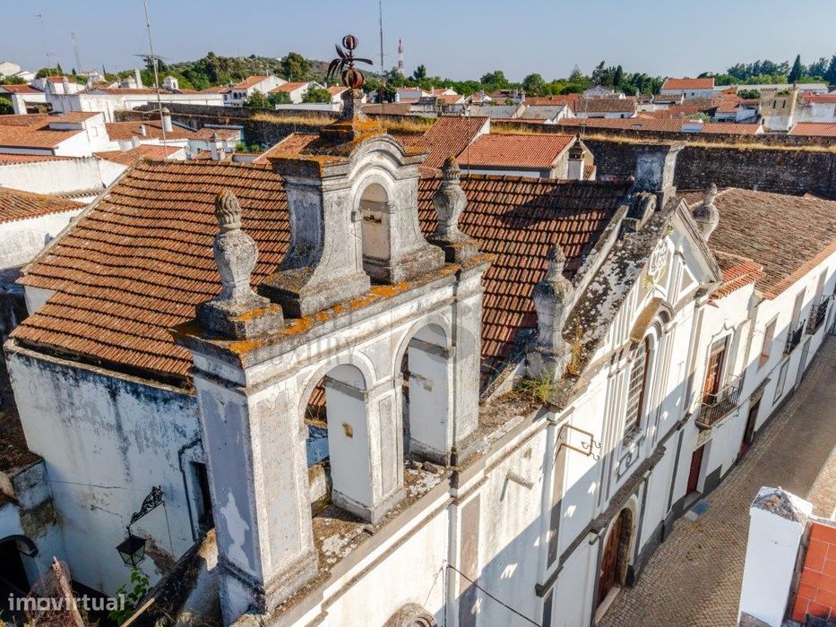 Igreja Histórica à Venda em Serpa