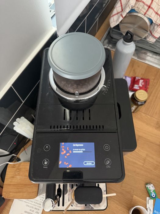 Maquina Cafe Delonghi Rivelia com garantia