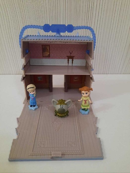 Замок-валіза iгровий набiр  Еренделл Disney Animators' Collection Littles Frozen.