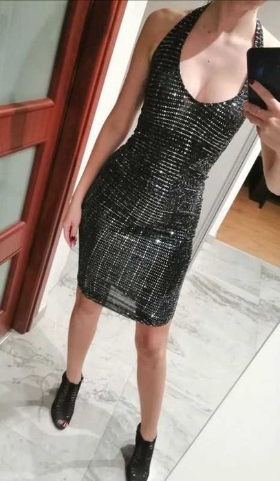 Sukienka na imprezę Andrzejki, Sylwester, karnawał PRETTYLITTLETHING
