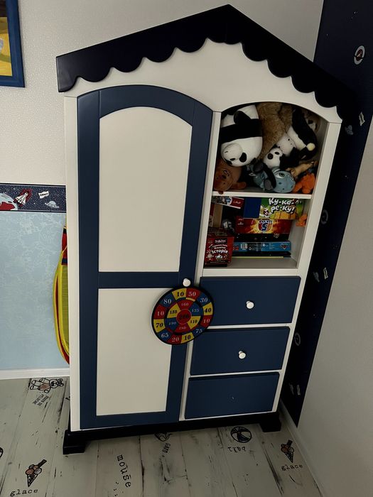 Дитяча кімната з натурального дерева