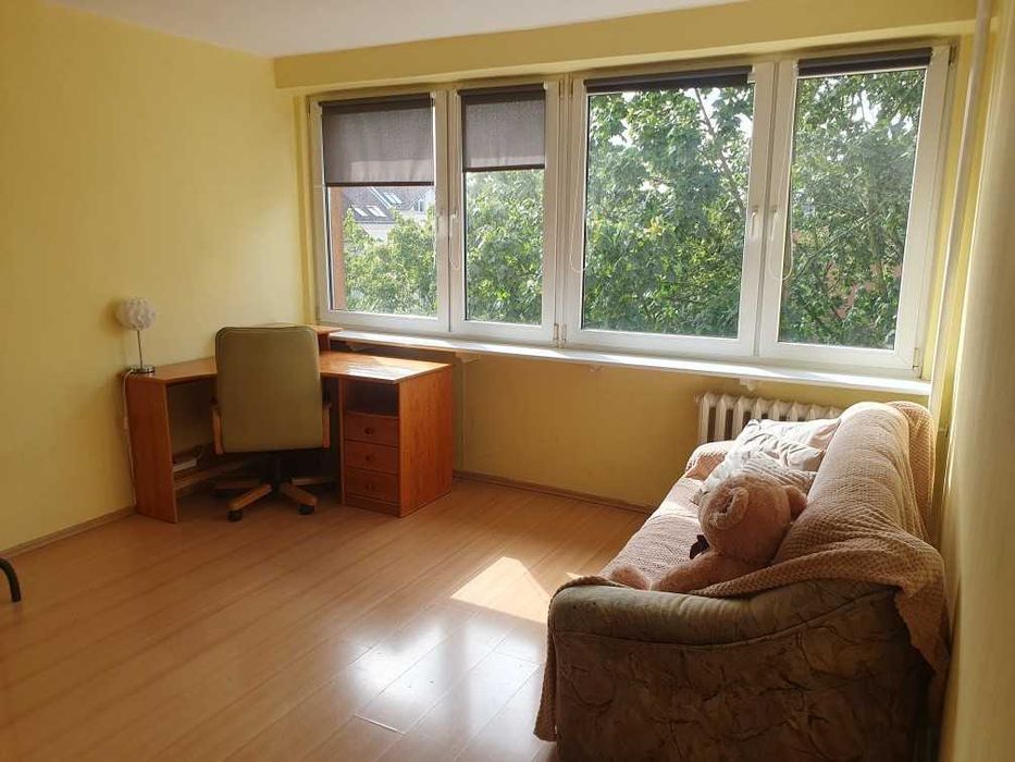 Mieszkanie 3 pokoje, 56m2, balkon, okolice Manhattanu, 1400 zł plus opłaty: spółdzielnia, prad, gaz. Kaucja.