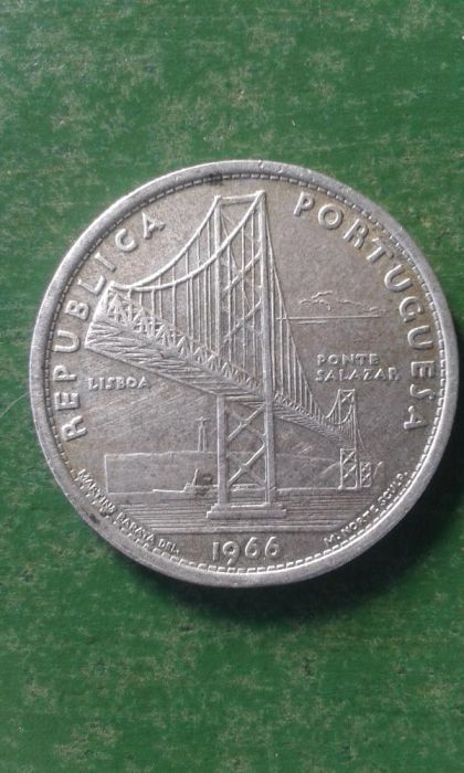 moedas antigas em prata