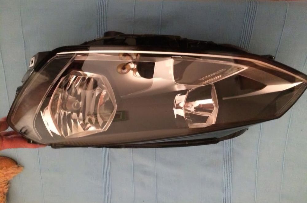 Farol frente lado esq golf VII