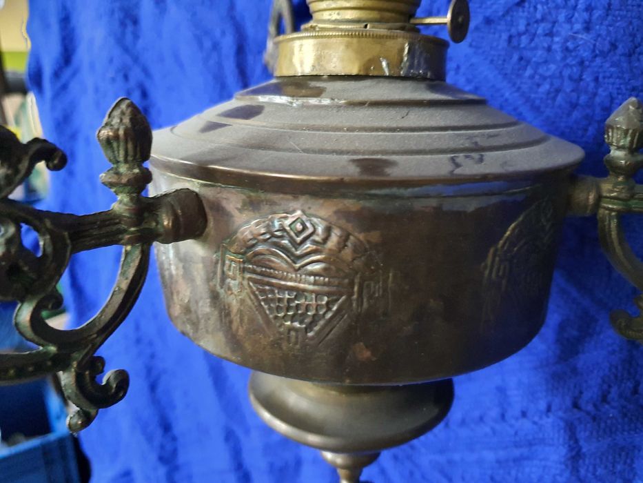 Mosiężna lampa naftowa