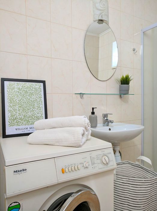 1 к. вартира в новобудові для 3-4 осіб біля МЦ " Янголятко"