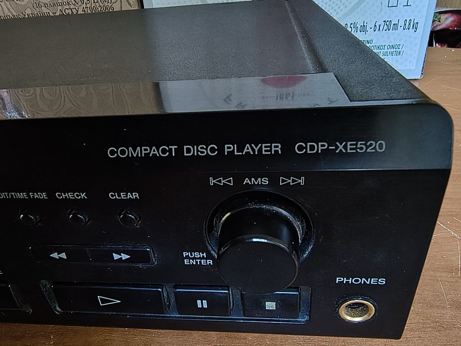 Odtwarzacz CD Sony CDP- XE 520