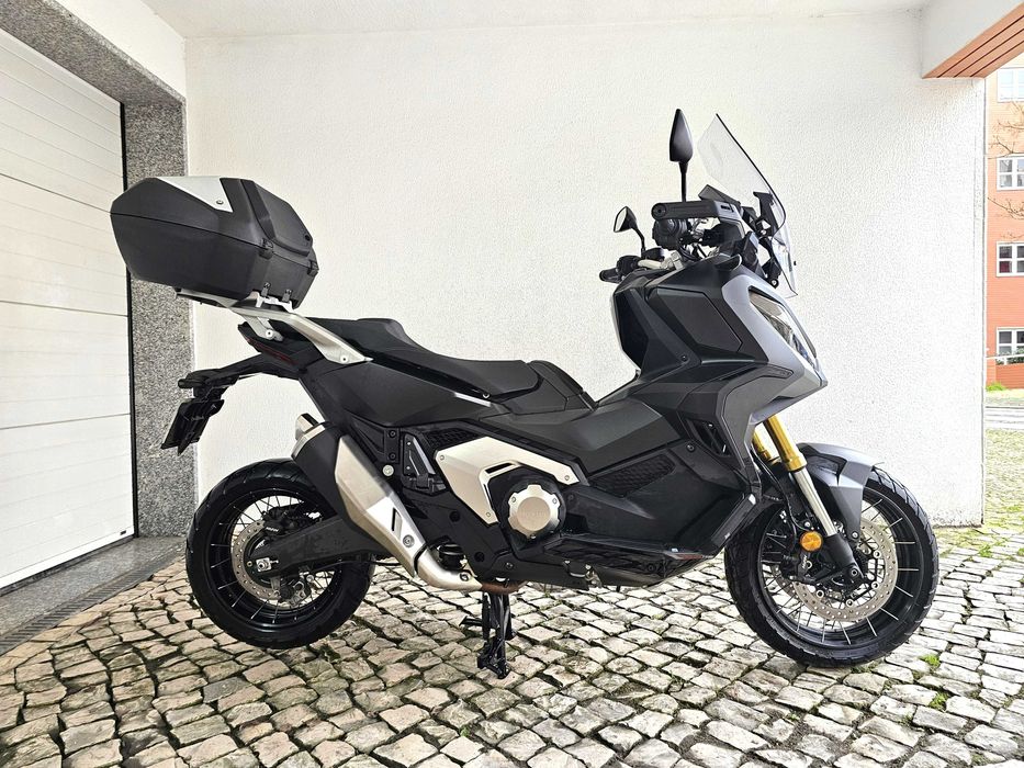 Honda X-ADV 750 de Junho de 2023 com 4.200 kms e 18 meses de garantia