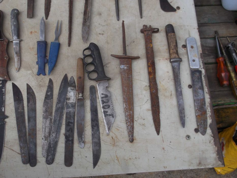 finki harcerskie i kordziki z epoki prlu