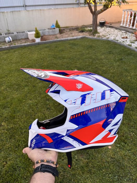 Capacete airoh semi novo