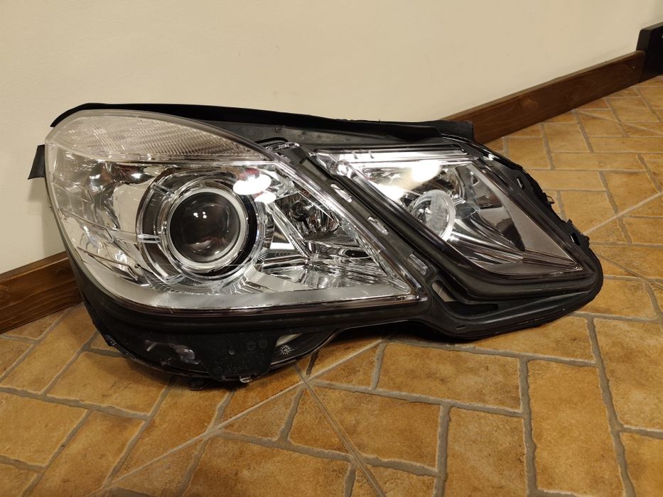 Farol Mercedes classe E w212 ótica xénon original usada