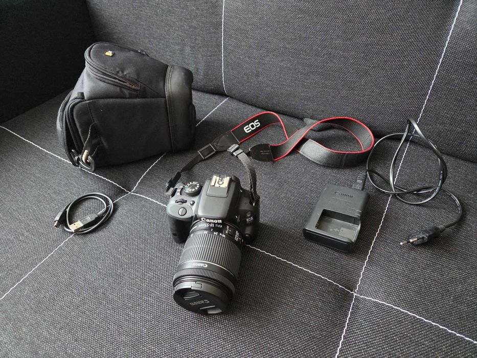 Canon EOS 100D + obiektyw 18-55 mm + futerał
