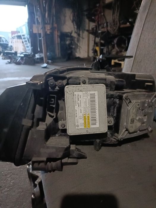 Lampa przód prawa audi a4 B8 przed liftem sprawna