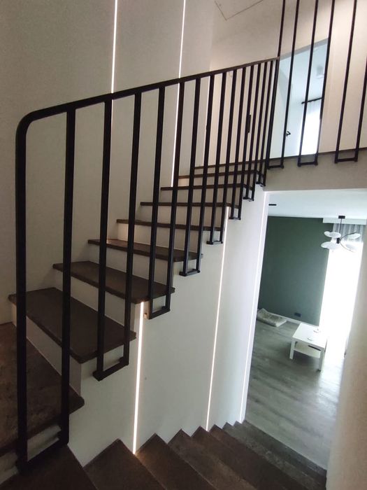 Balustrady wewnętrzne industrialne loft.