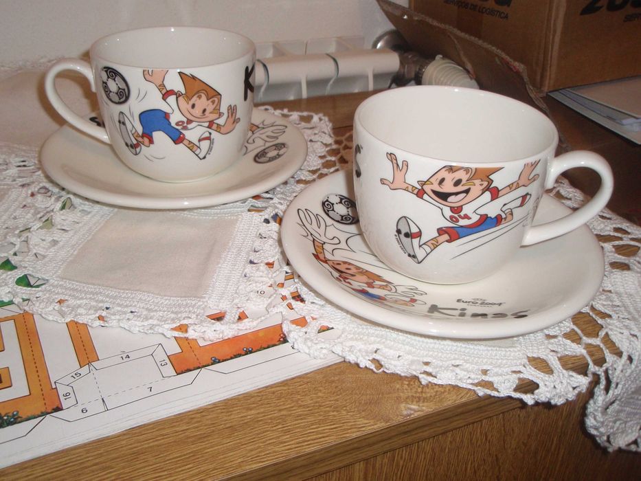 chávenas almoçadeiras Vista Alegre (euro 2004)