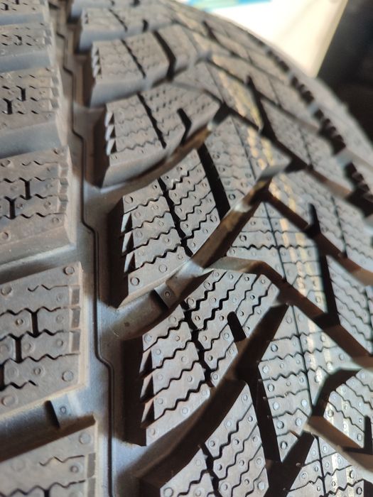 Шини dunlop 215/50 r17 зима demo 23-й рік