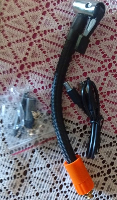 Mini Compressor de Ar Portátil e Sem Fio (On-Board Air Compressor),