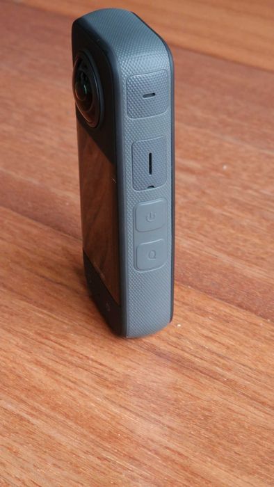 Insta 360 x3 action camera + acessórios e respectivas caixas