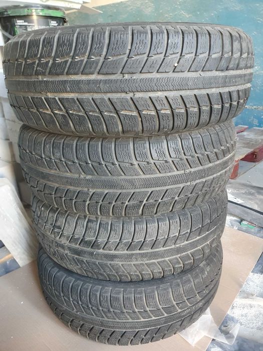 Подам шини б/у Michelin Primacy Alpin 205/60/16