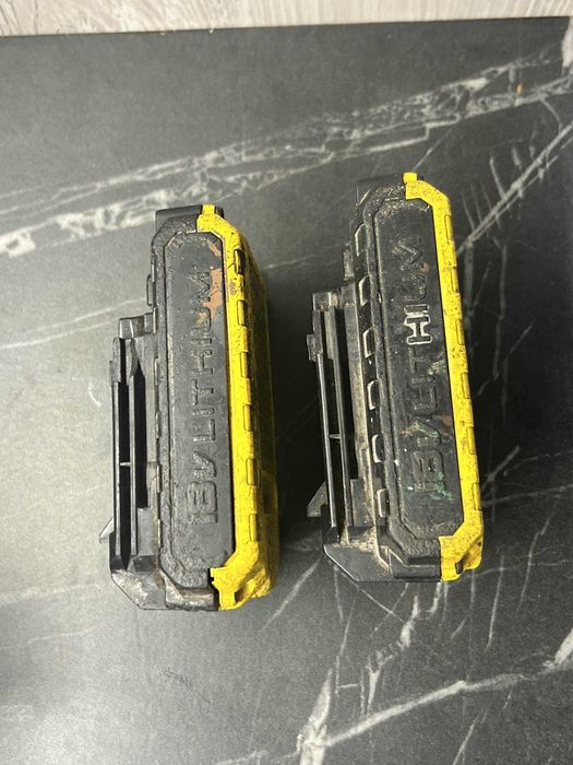 STANLEY FATMAX Dwa akumulatory 2Ah – w pełni sprawne