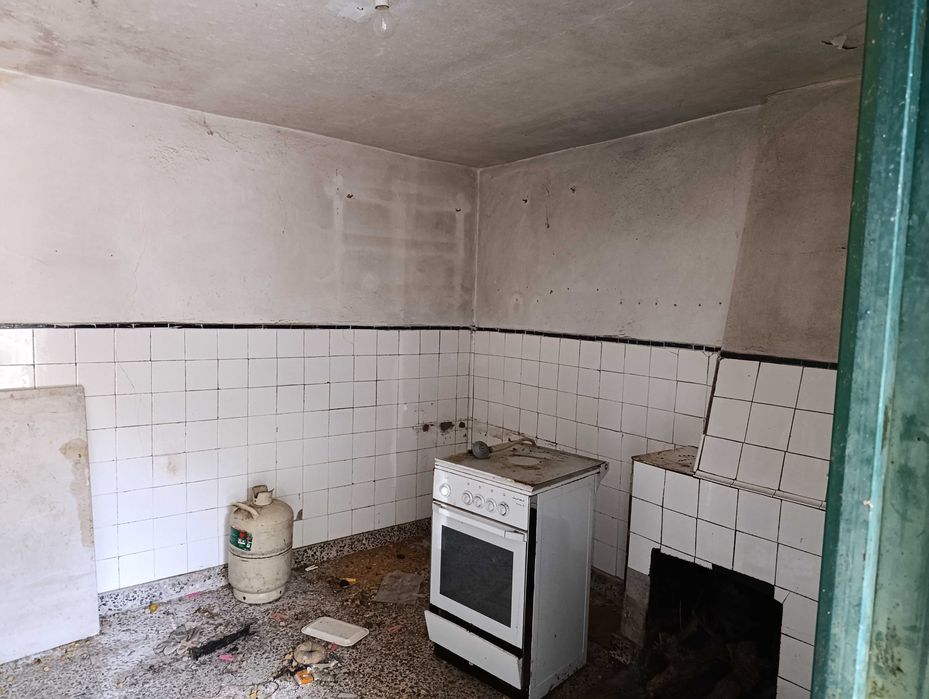 Casa antiga com terreno