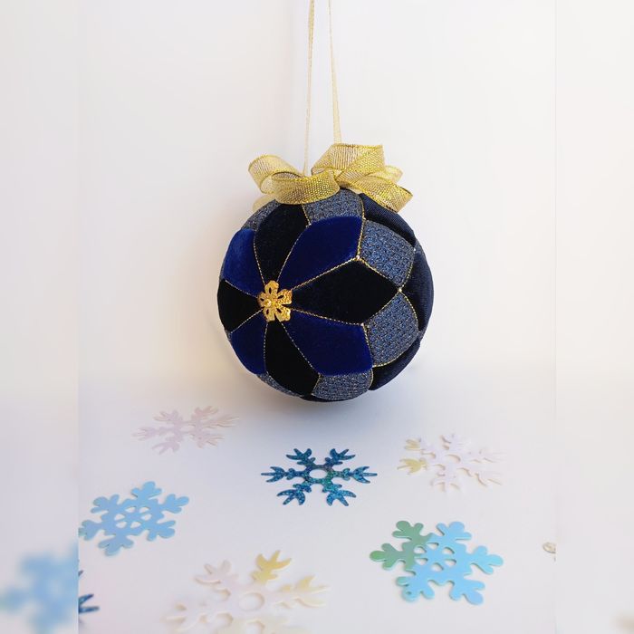 Новорічні іграшки