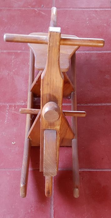 Moto baloiço madeira