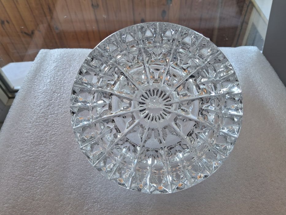 Хрусталь : вазы, пепельницы, рюмки и тд