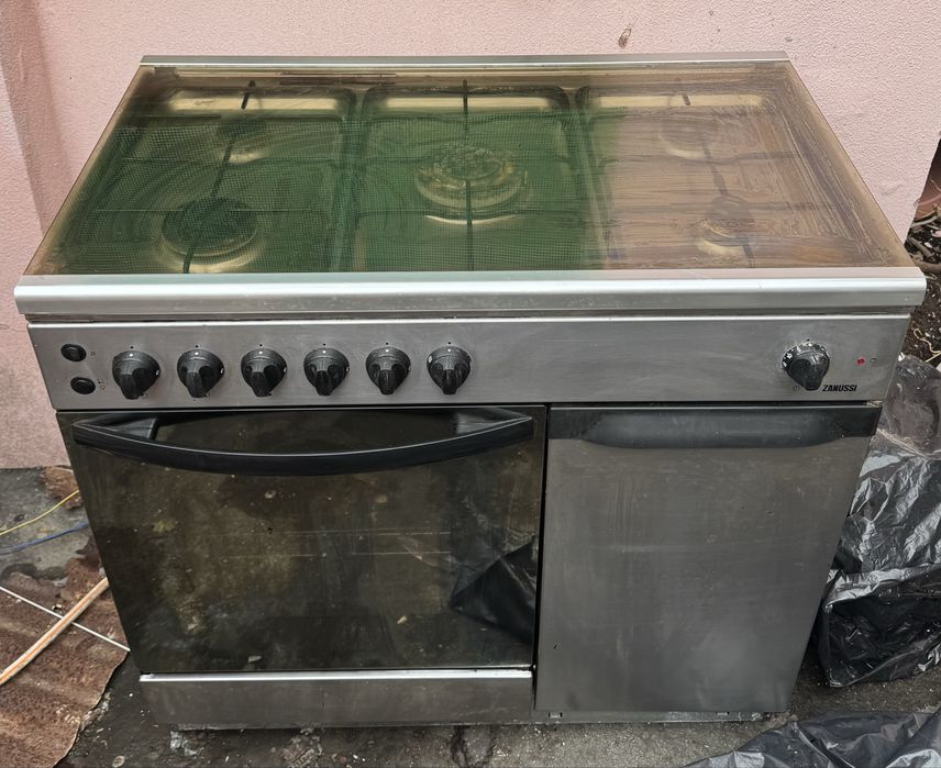 Fogão a gás de 5 bicos com forno – Bom estado