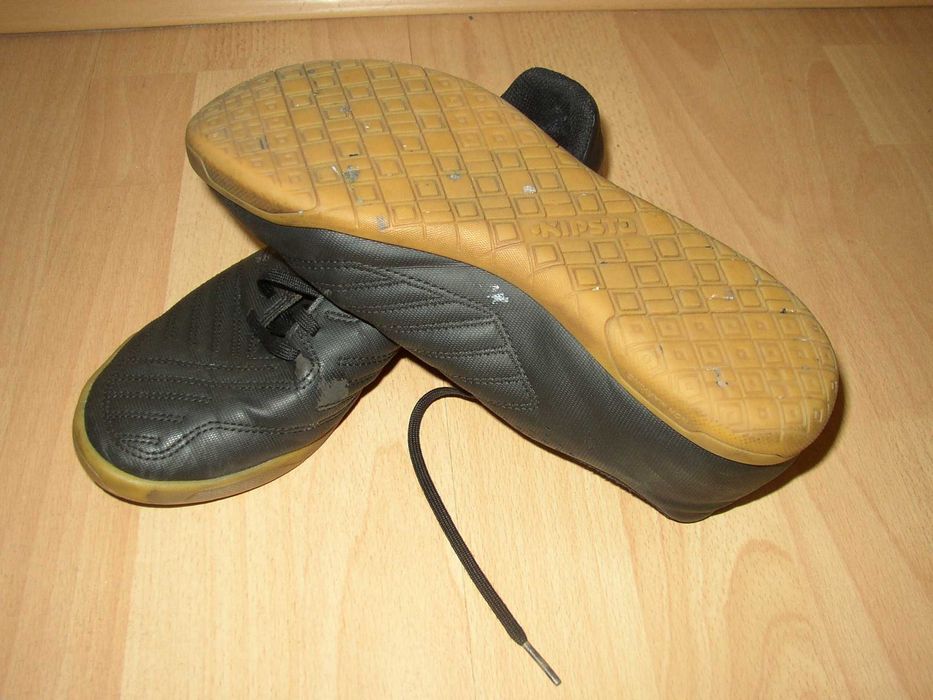 Buty piłkarskie halówki - Kipsta