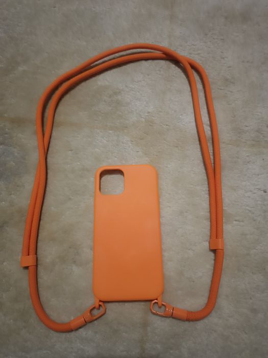 Чехол для iPhone 12 зі шнурком.