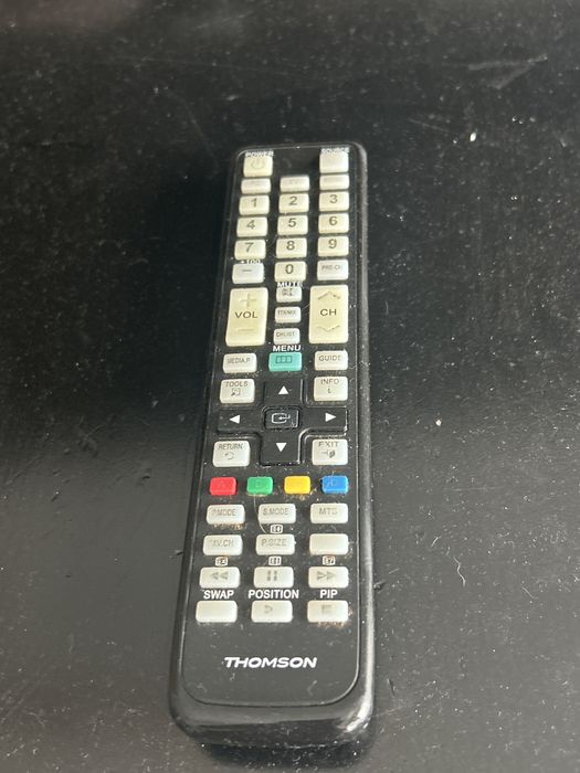 Televisor Samsung Smart TV LED de 40 polegadas (UE40D7000LS) com ecrã de 105cm. Opção conjunto com sistema som Yamaha